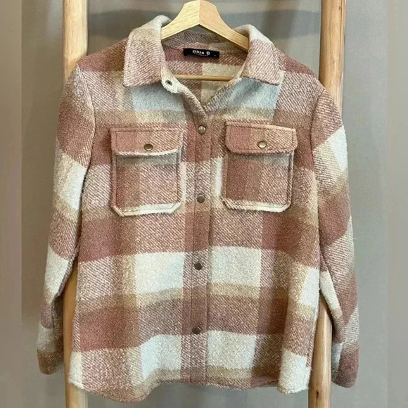 Blue B Med plaid shacket boucle pink/white/cream snap button front top pockets - Picture 1 of 7